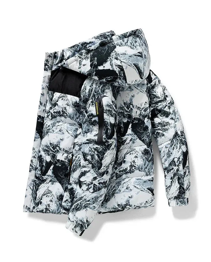 Camouflage winter jacket for men - warm, stylish and perfect for cold days