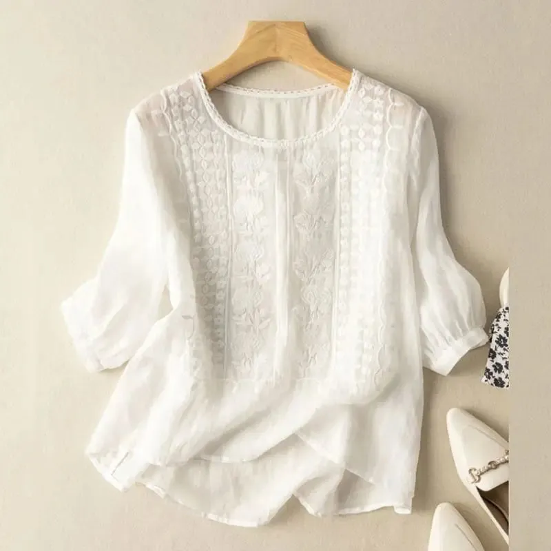 Christine® | Embroidered relaxed blouse