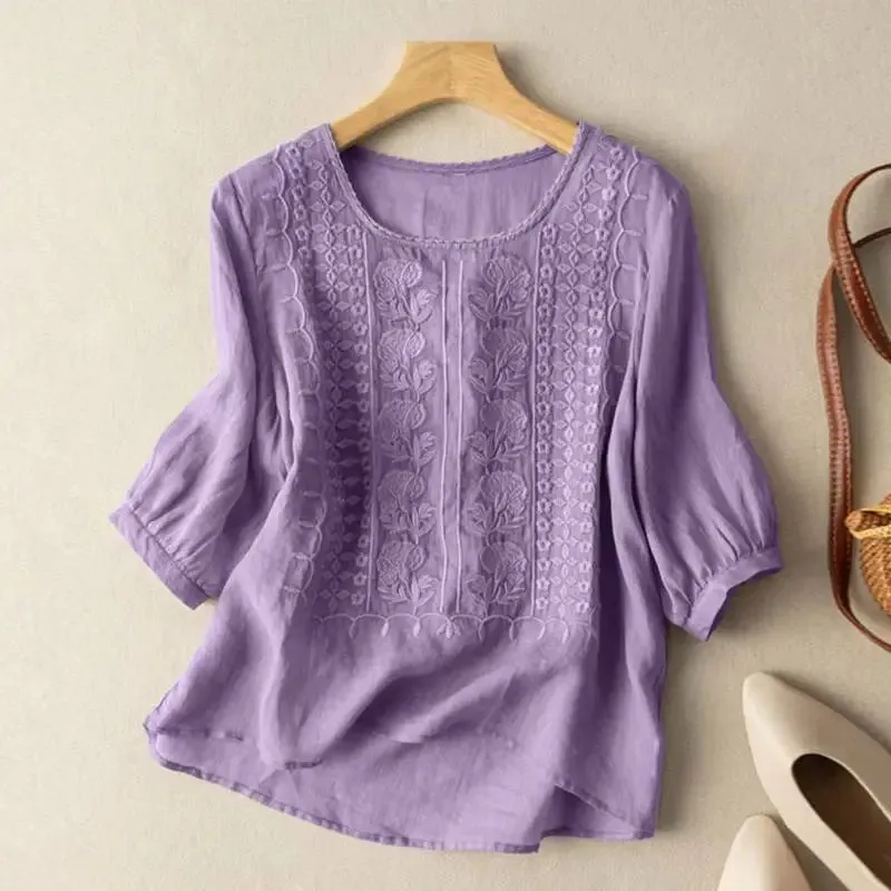 Christine® | Embroidered relaxed blouse