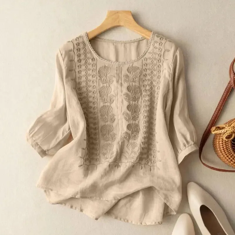 Christine® | Embroidered relaxed blouse