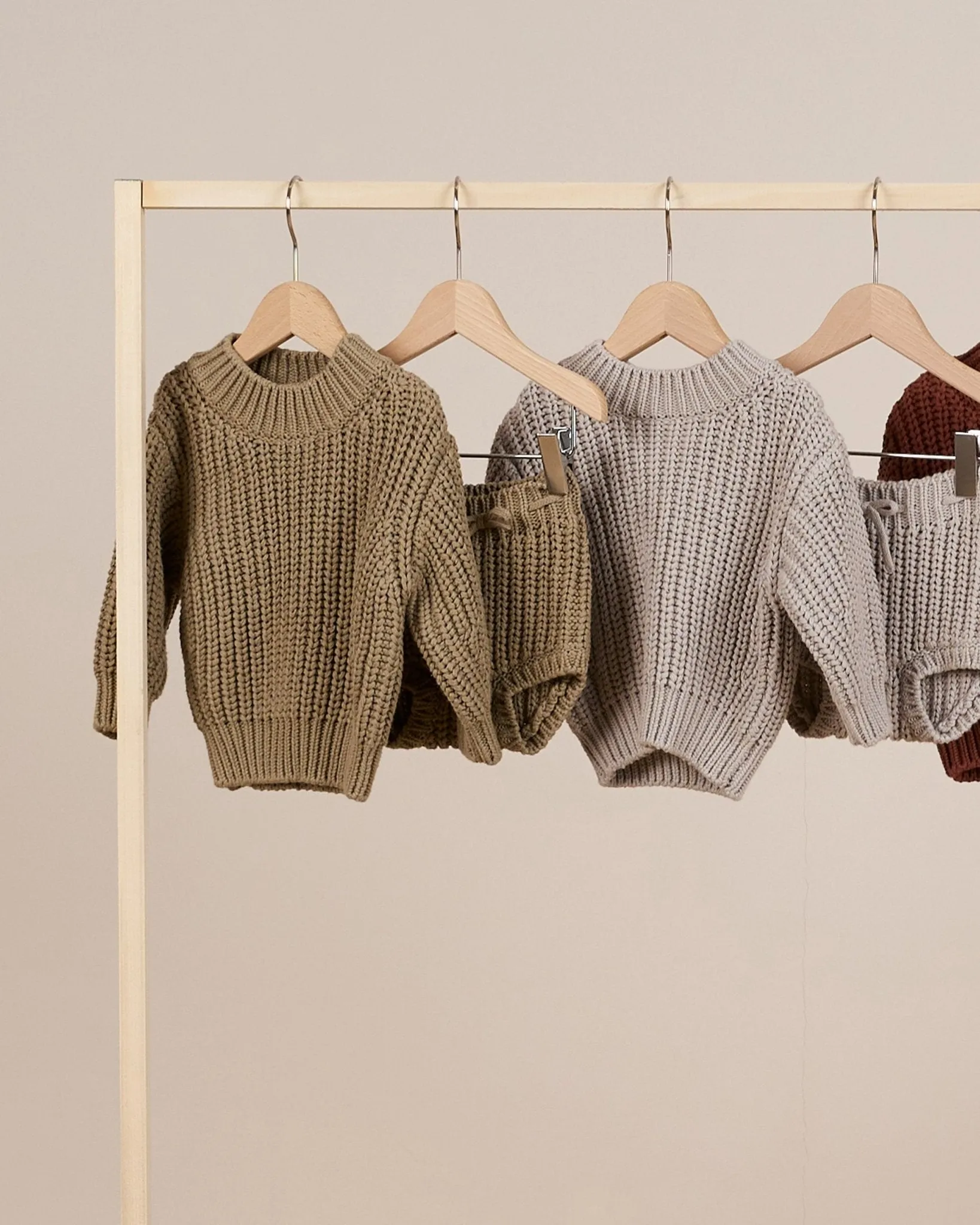 Chunky Knit Sweater || Olive