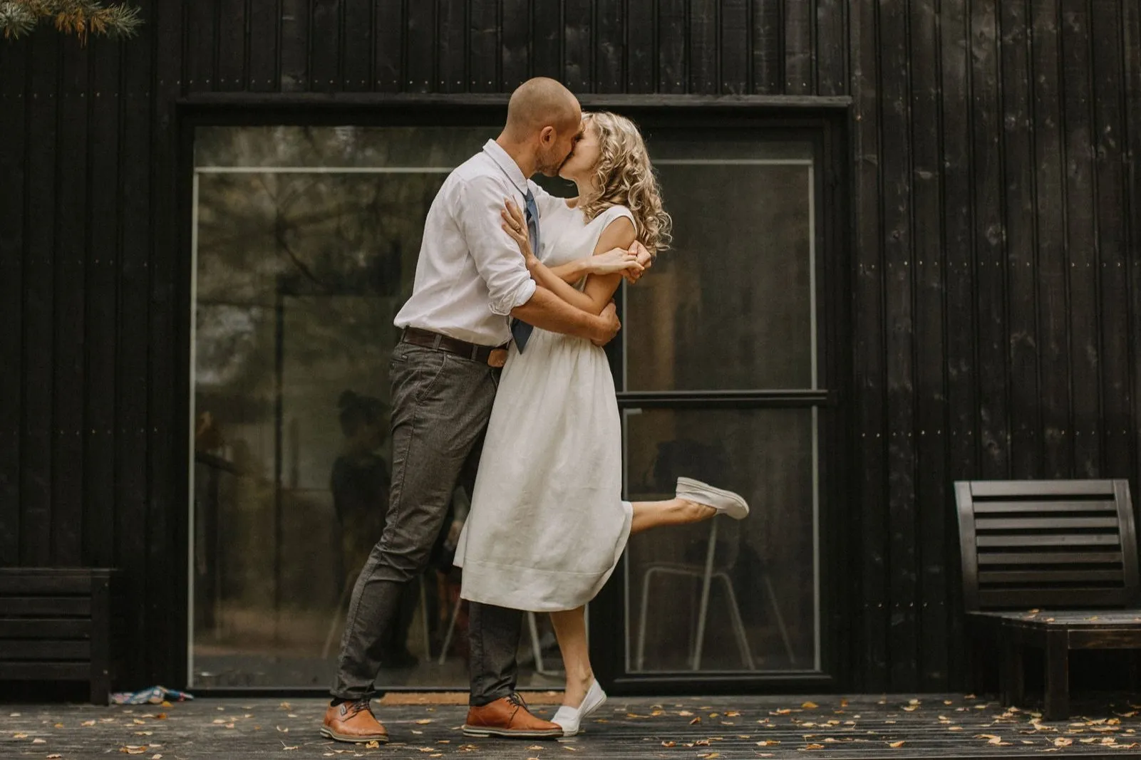 Country-Rustic Linen Wedding Dress