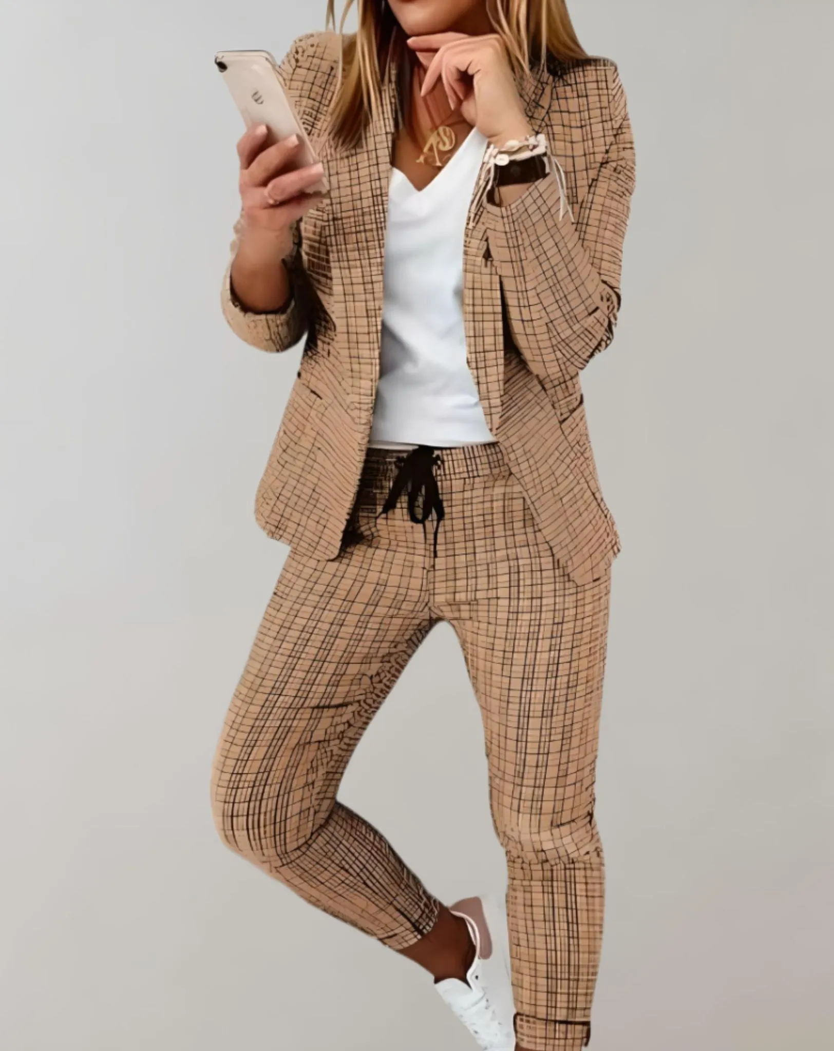 HOPE | Two-Piece Set with Fitted Checked Blazer and Matching Trousers