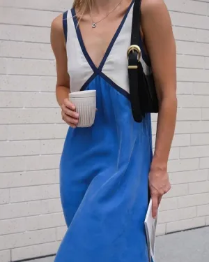 Jimena® | Relaxed V-Neck Dress