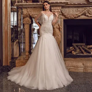 Luxurious Tulle Mermaid Wedding Dress Fashion Sweep Train Appliques Scoop Neck Illusion Sleecve Bridal Gowns