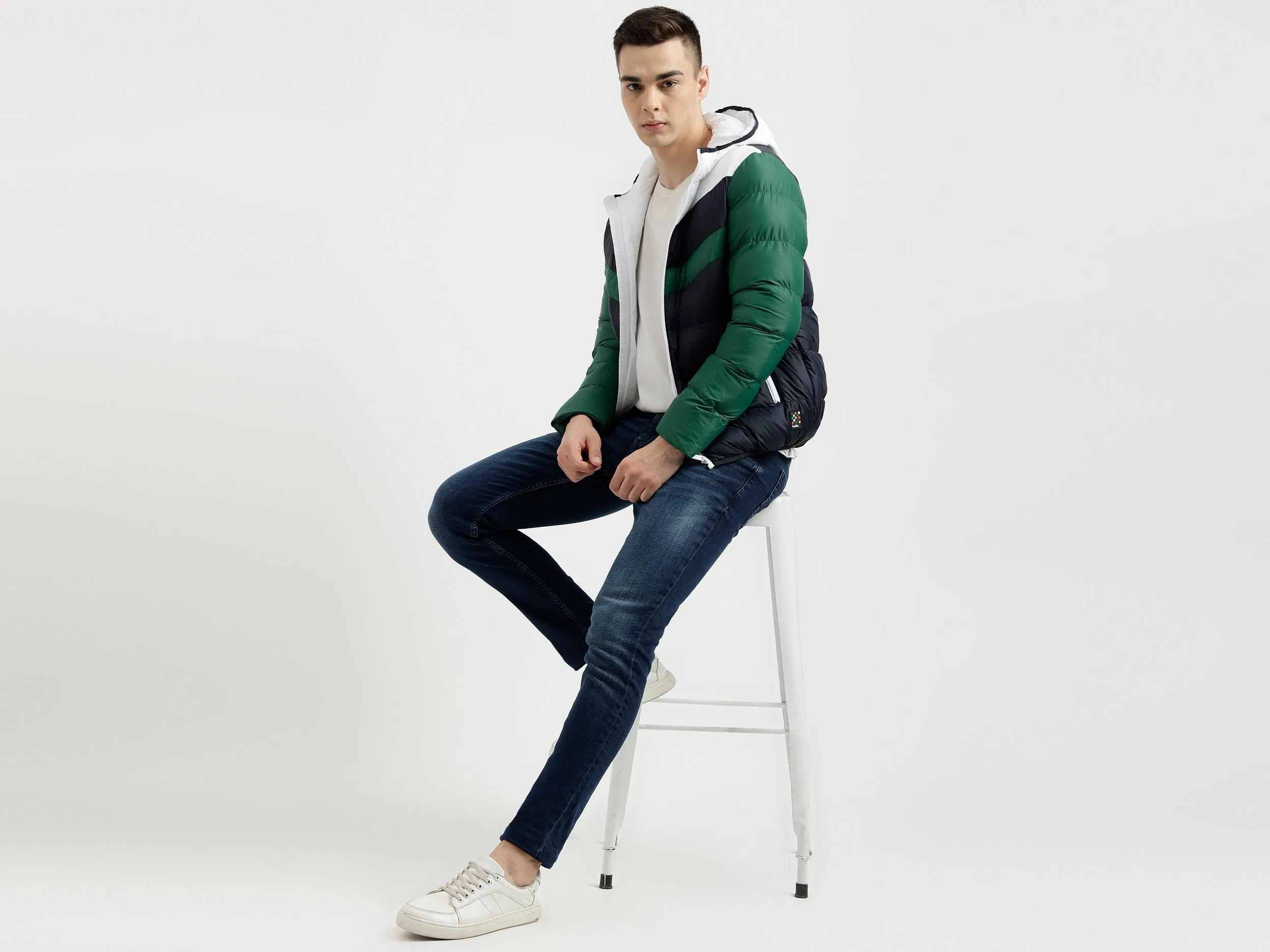 Men's Regular Fit Hooded Neck Color Blocked Puffer Jacket