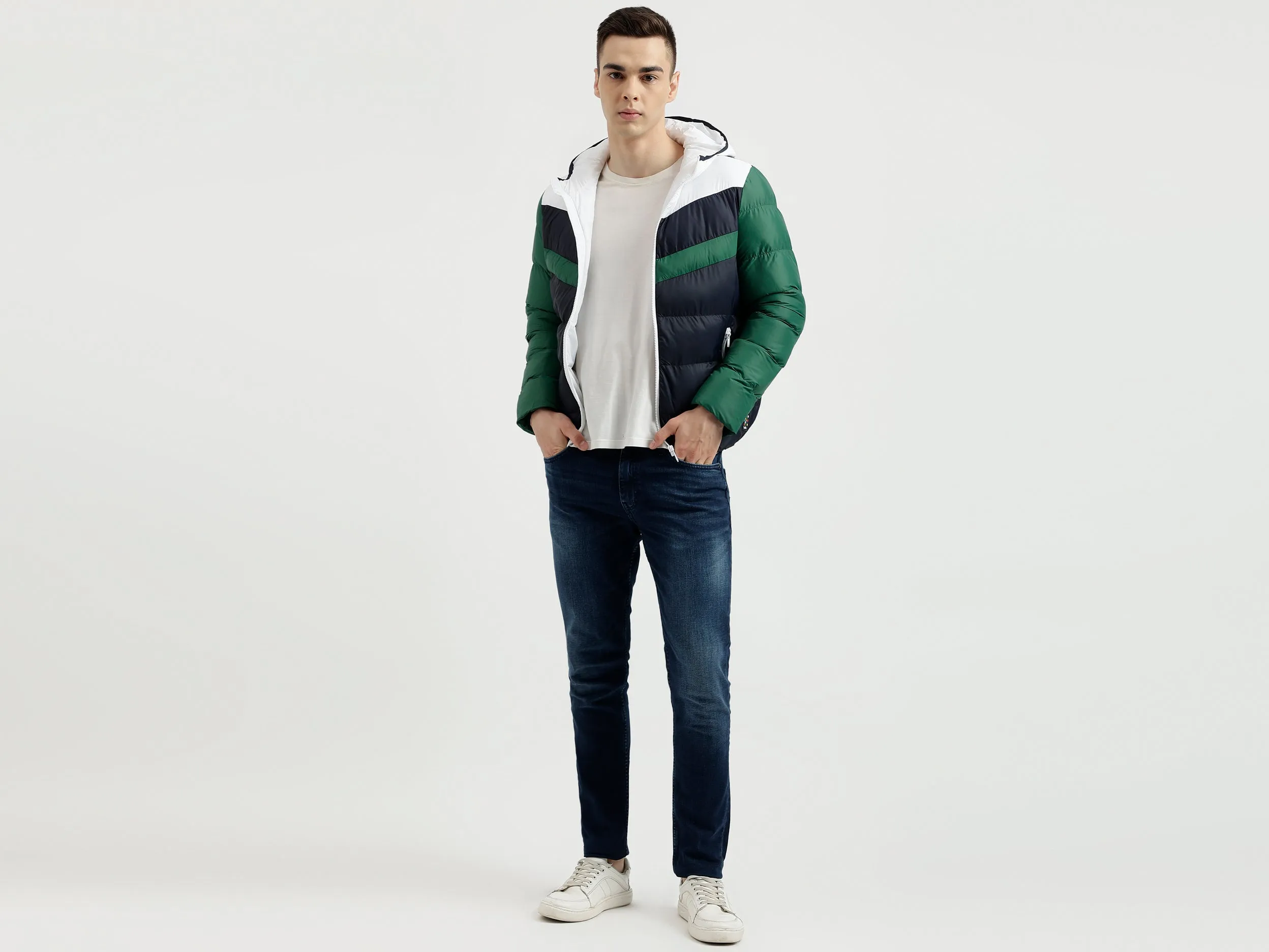 Men's Regular Fit Hooded Neck Color Blocked Puffer Jacket