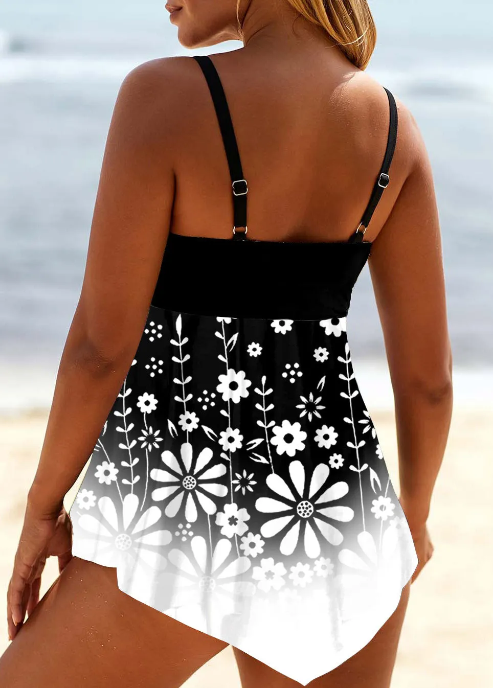 Nicole® | Relaxed and stylish   bikini