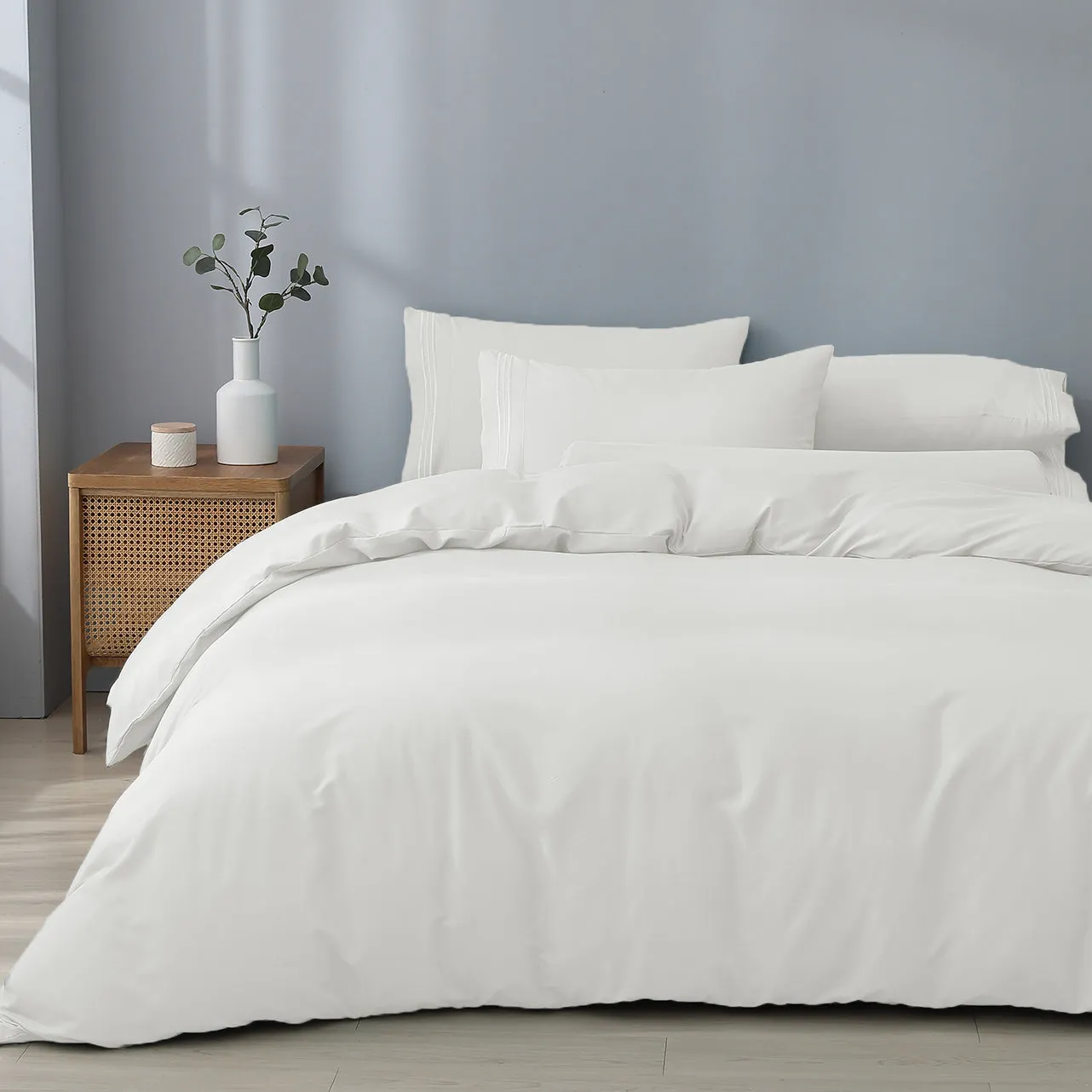 Robinsons Silky Soft Embroidered Microfibre Bed Sheet Set Core Collection