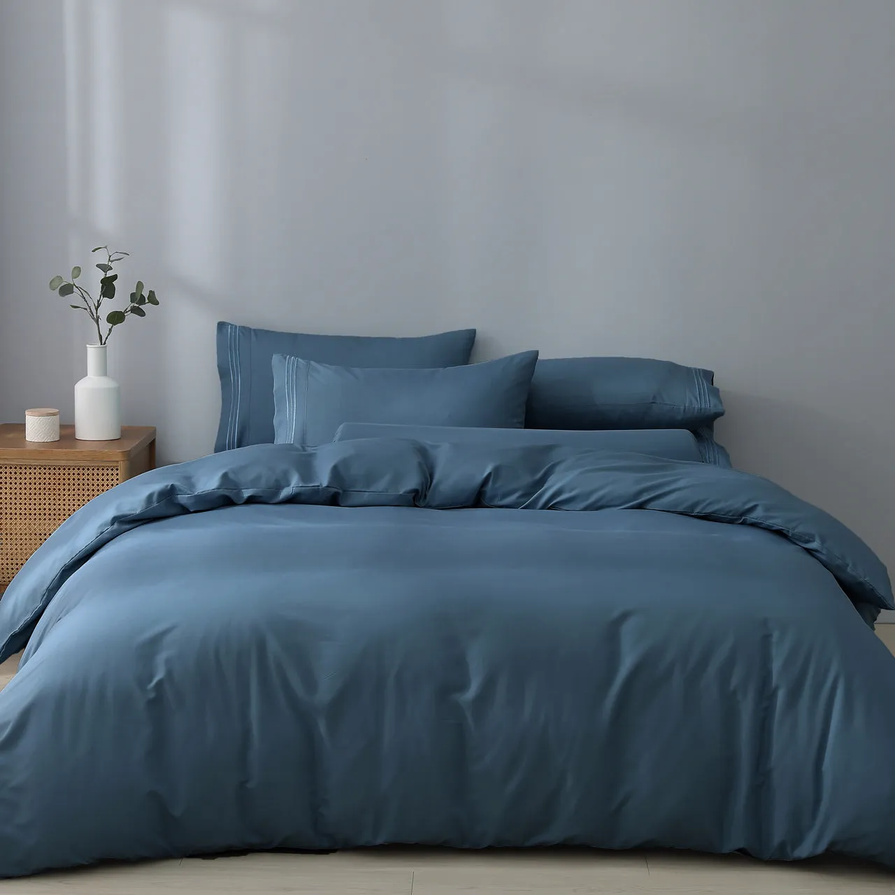 Robinsons Silky Soft Embroidered Microfibre Bed Sheet Set Core Collection