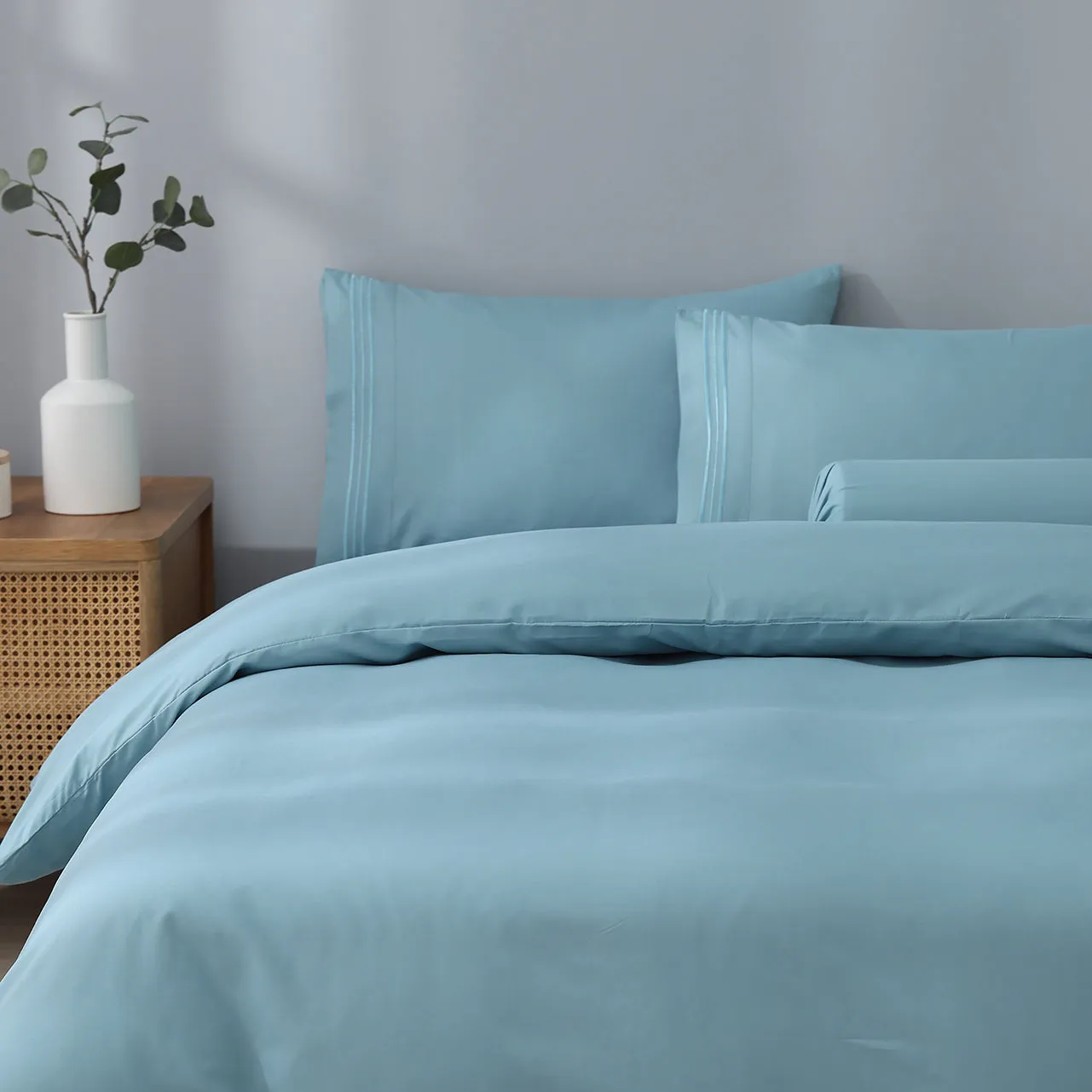 Robinsons Silky Soft Embroidered Microfibre Bed Sheet Set Core Collection