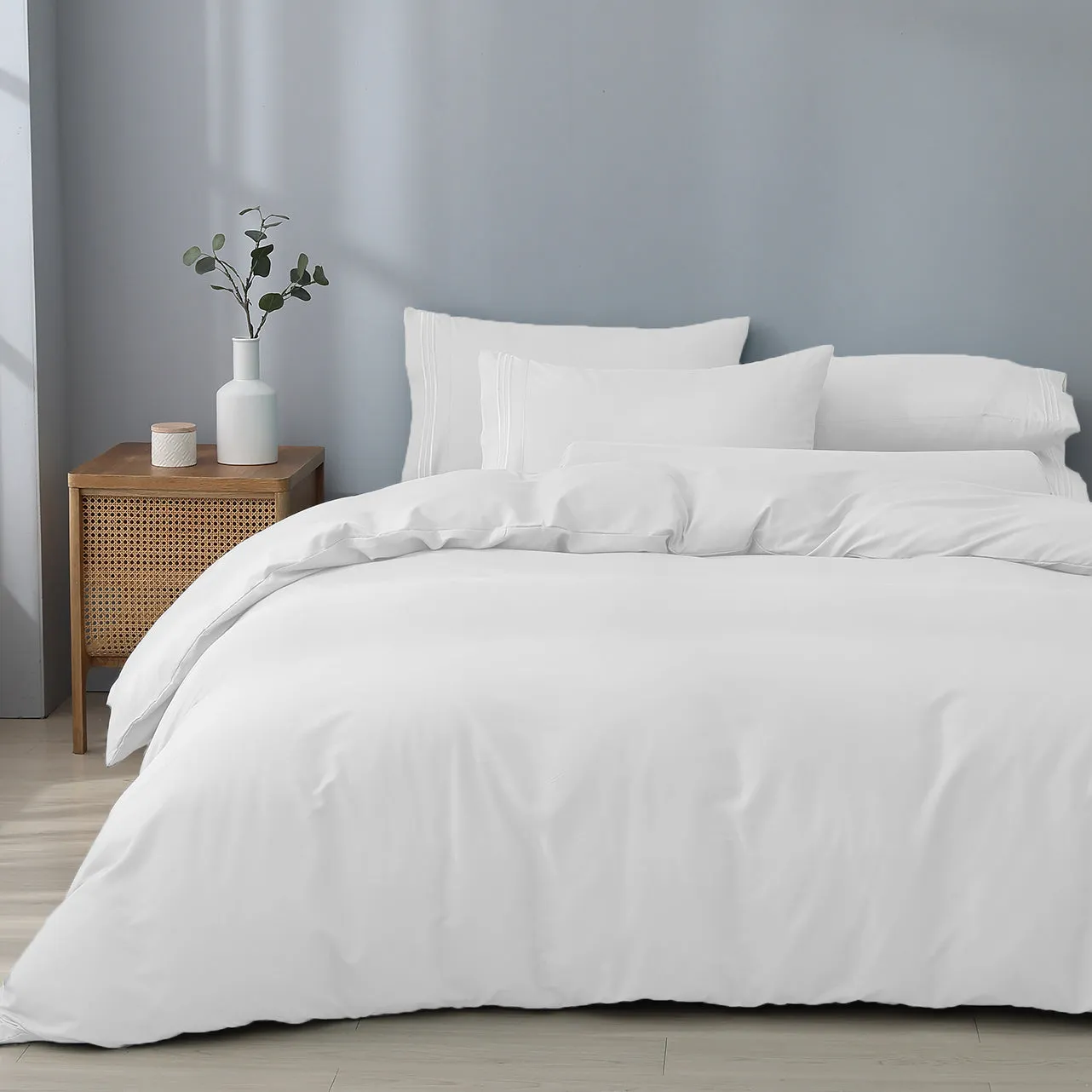 Robinsons Silky Soft Embroidered Microfibre Bed Sheet Set Core Collection