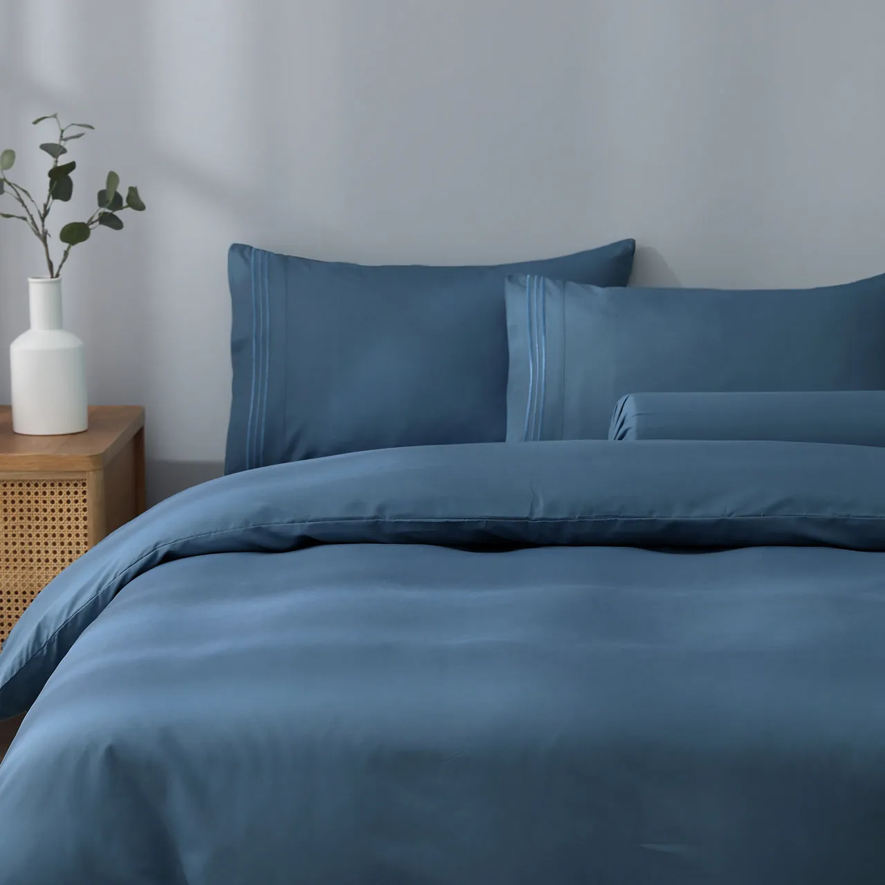 Robinsons Silky Soft Embroidered Microfibre Bed Sheet Set Core Collection