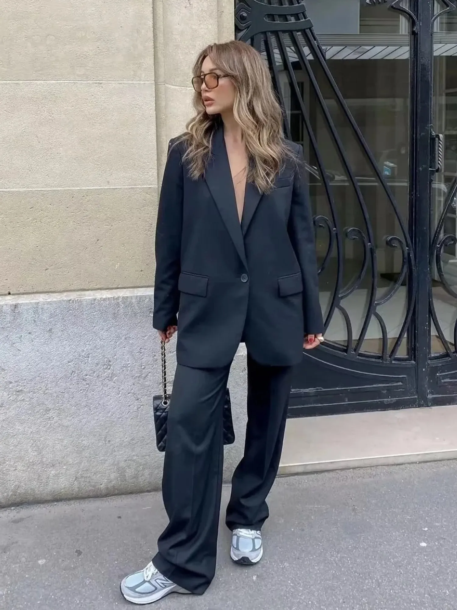 Sleek Oversized Black Blazer for Women