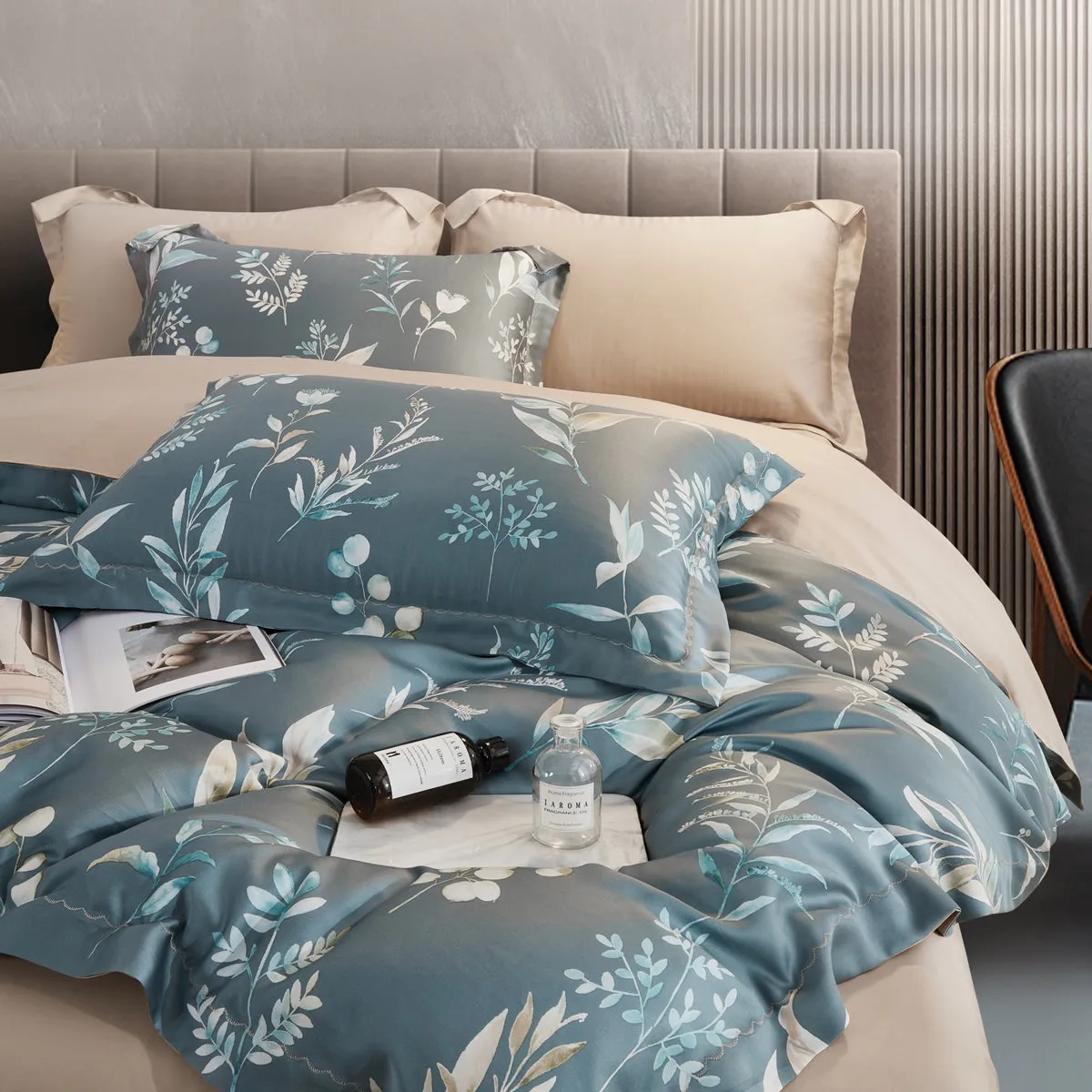Suzanne Sobelle Camille Deluxe Bed Set