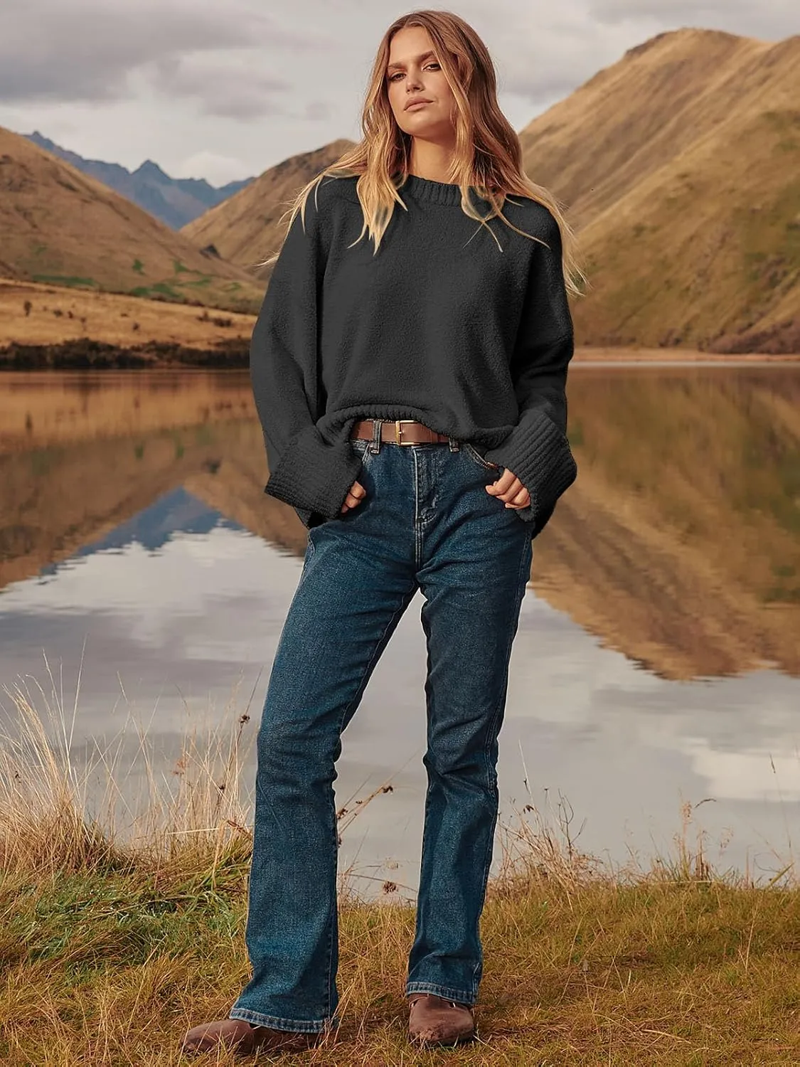 Women's Oversized Crewneck Long Sleeve Fuzzy Knit Casual Chunky Warm 2024 Fall Pullover Sweaters Top Trendy Outfits