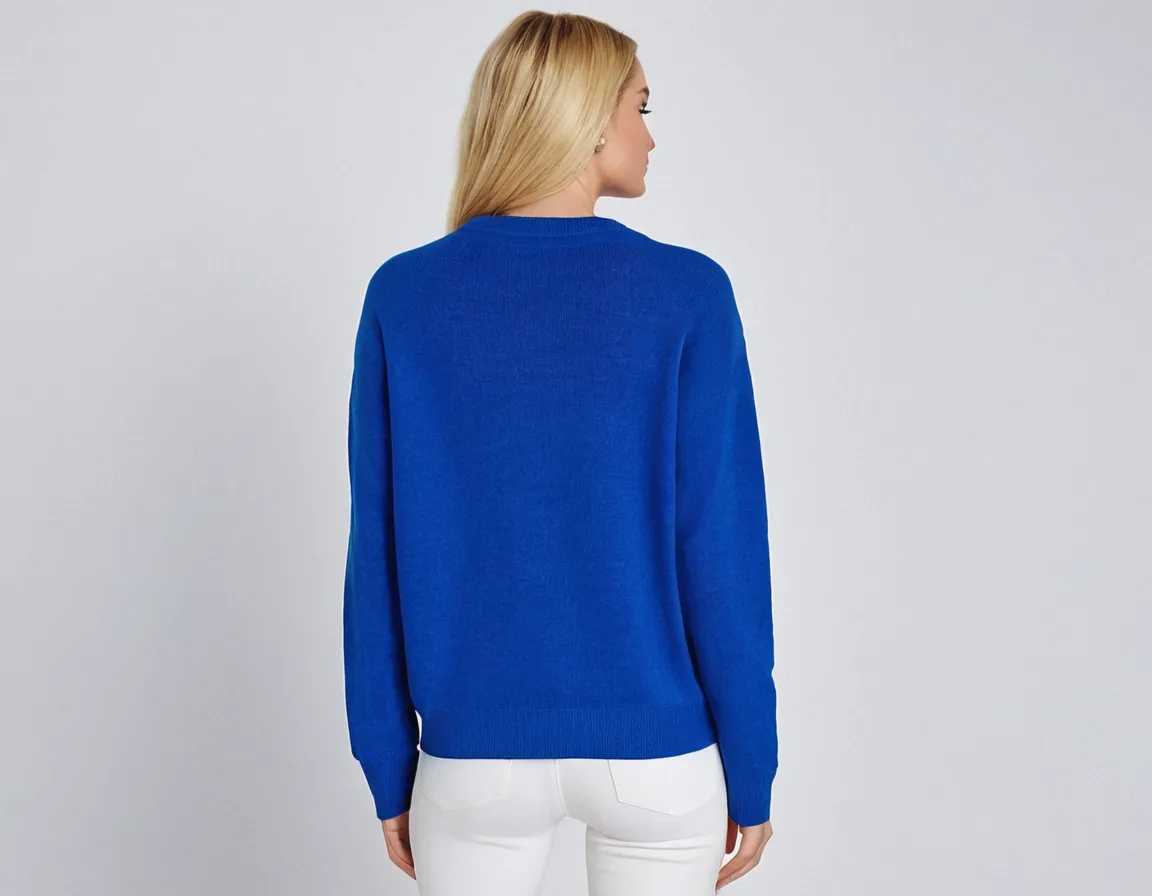 Yazmin® | Casual, simple blue sweater with long sleeves and a crew neck