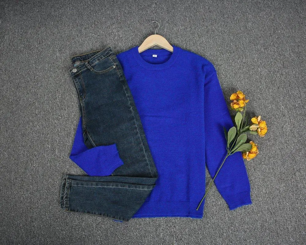 Yazmin® | Casual, simple blue sweater with long sleeves and a crew neck
