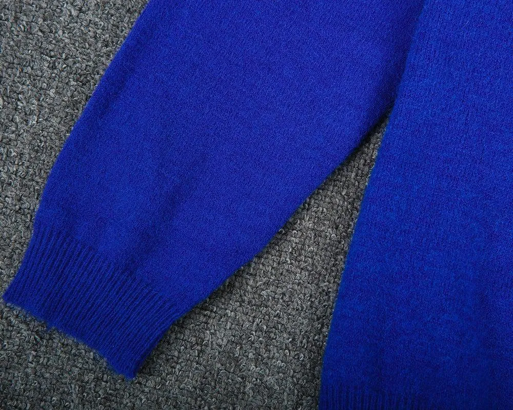 Yazmin® | Casual, simple blue sweater with long sleeves and a crew neck